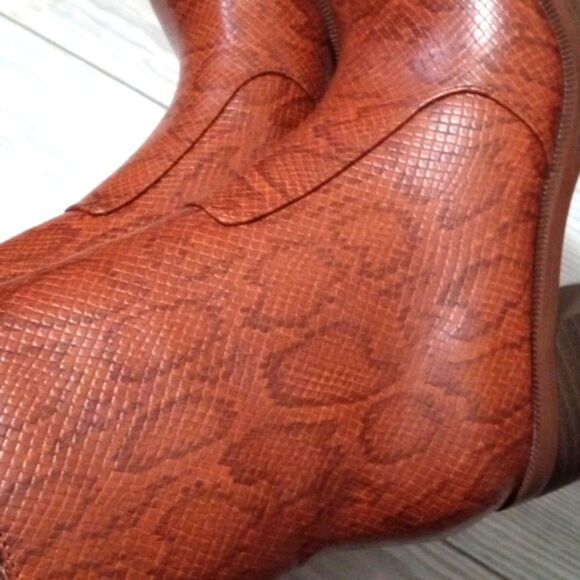 (37-3418) Universal Thread Jenna Boots Size 9 - Picture 9 of 13